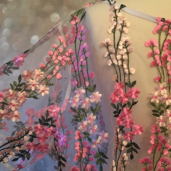 Cottagecore style. NWT Boohoo Plus Claire Floral Embroidered Shell 20 - Picture 7 of 7